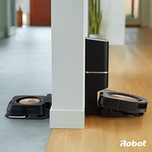 Imprint link teknolojisi sayesinde Braava robot paspas ile iletişim kurarak süpürme işleminden sonra silme işlemi talimatı veren Roomba s9+ evinizin en iyi yardımcısı olmaya hazır. 💚🤖

#iRobot #RoombaRobotSüpürge #AkıllıRobotSüpürge  #Roombas9Plus #Braavam6 #AkıllıRobotPaspas